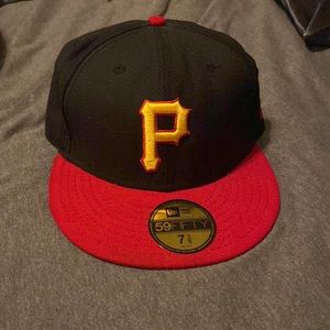 FITTED PIRATES HAT